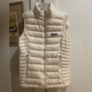 Patagonia Women’s Down Vest – XS – Ivory/White – Lightweight & Warm